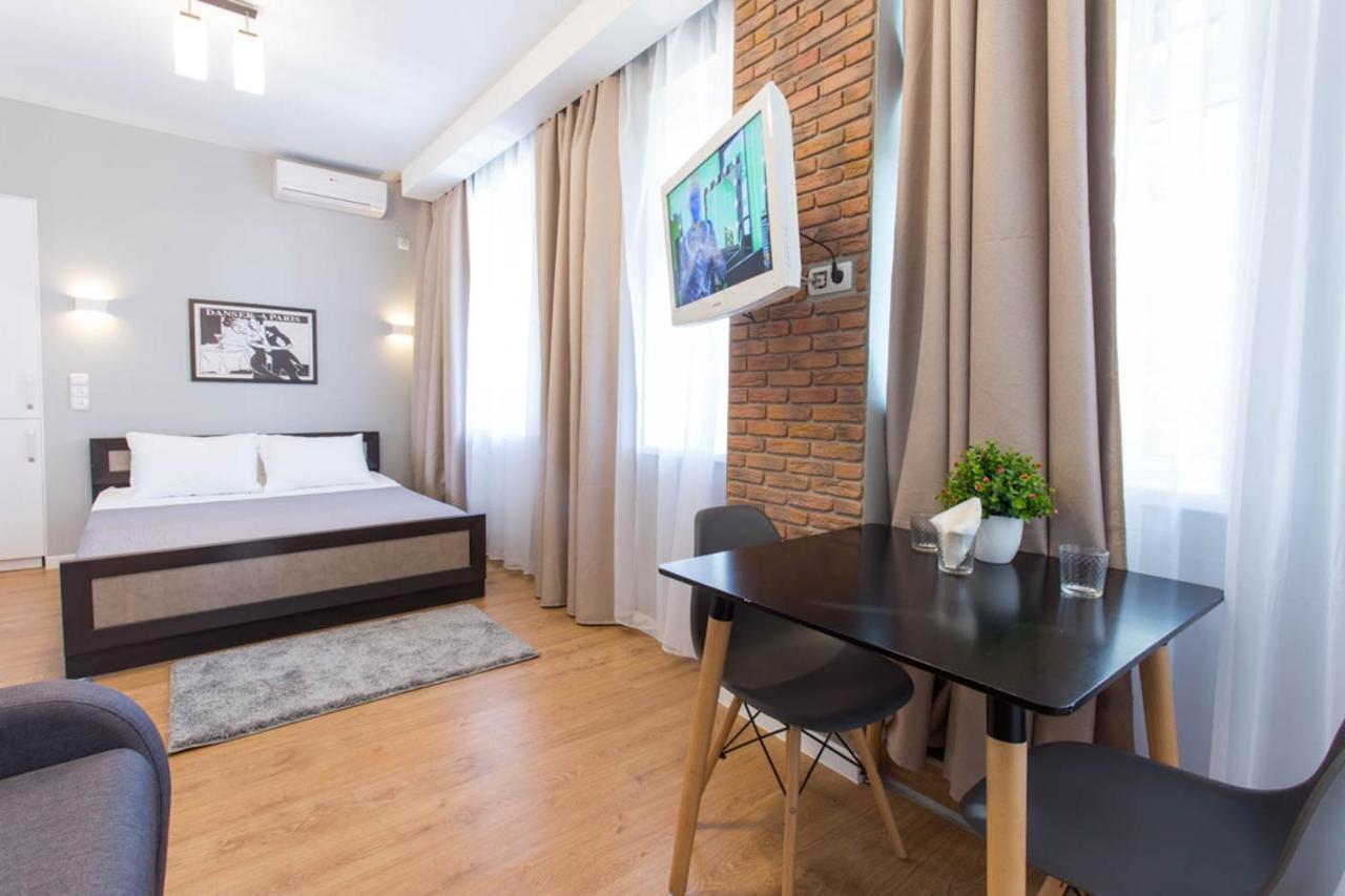 Modern Studio Beside Metro Yaroslava Mudroho, Universytet - Chernyshevska Str 95-7 Kharkiv Bagian luar foto