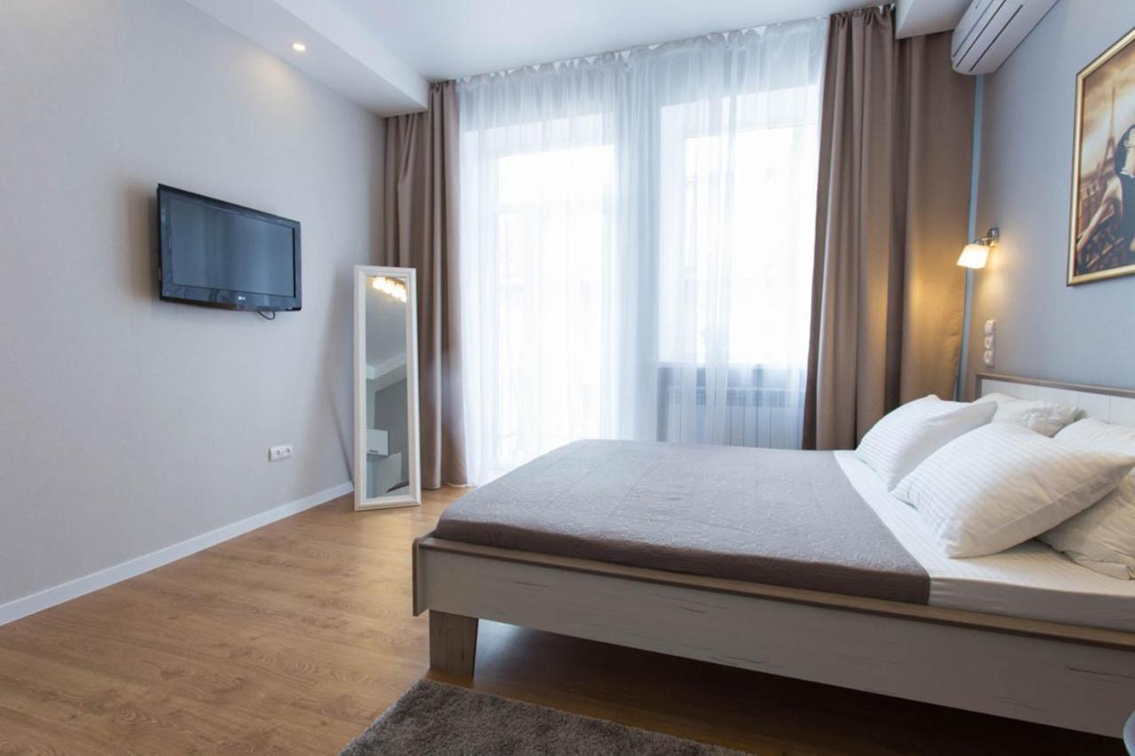 Modern Studio Beside Metro Yaroslava Mudroho, Universytet - Chernyshevska Str 95-7 Kharkiv Bagian luar foto