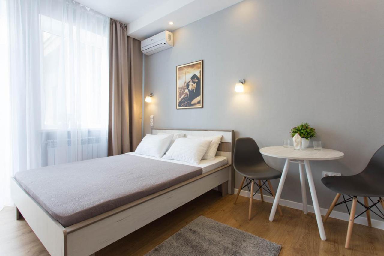 Modern Studio Beside Metro Yaroslava Mudroho, Universytet - Chernyshevska Str 95-7 Kharkiv Bagian luar foto