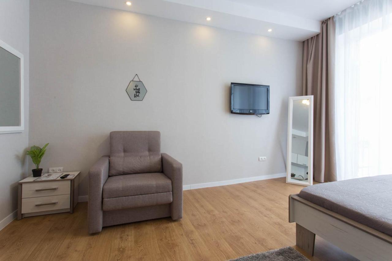 Modern Studio Beside Metro Yaroslava Mudroho, Universytet - Chernyshevska Str 95-7 Kharkiv Bagian luar foto