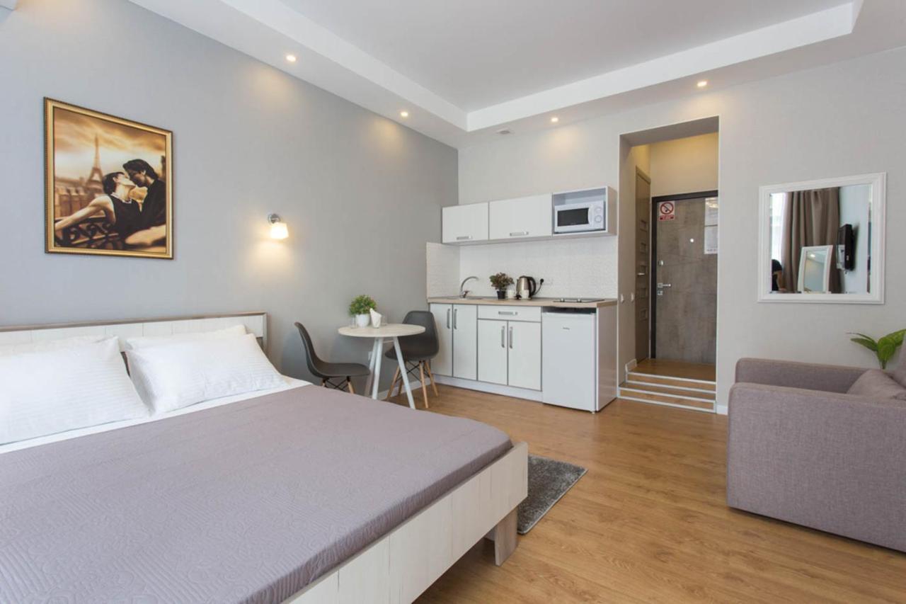 Modern Studio Beside Metro Yaroslava Mudroho, Universytet - Chernyshevska Str 95-7 Kharkiv Bagian luar foto