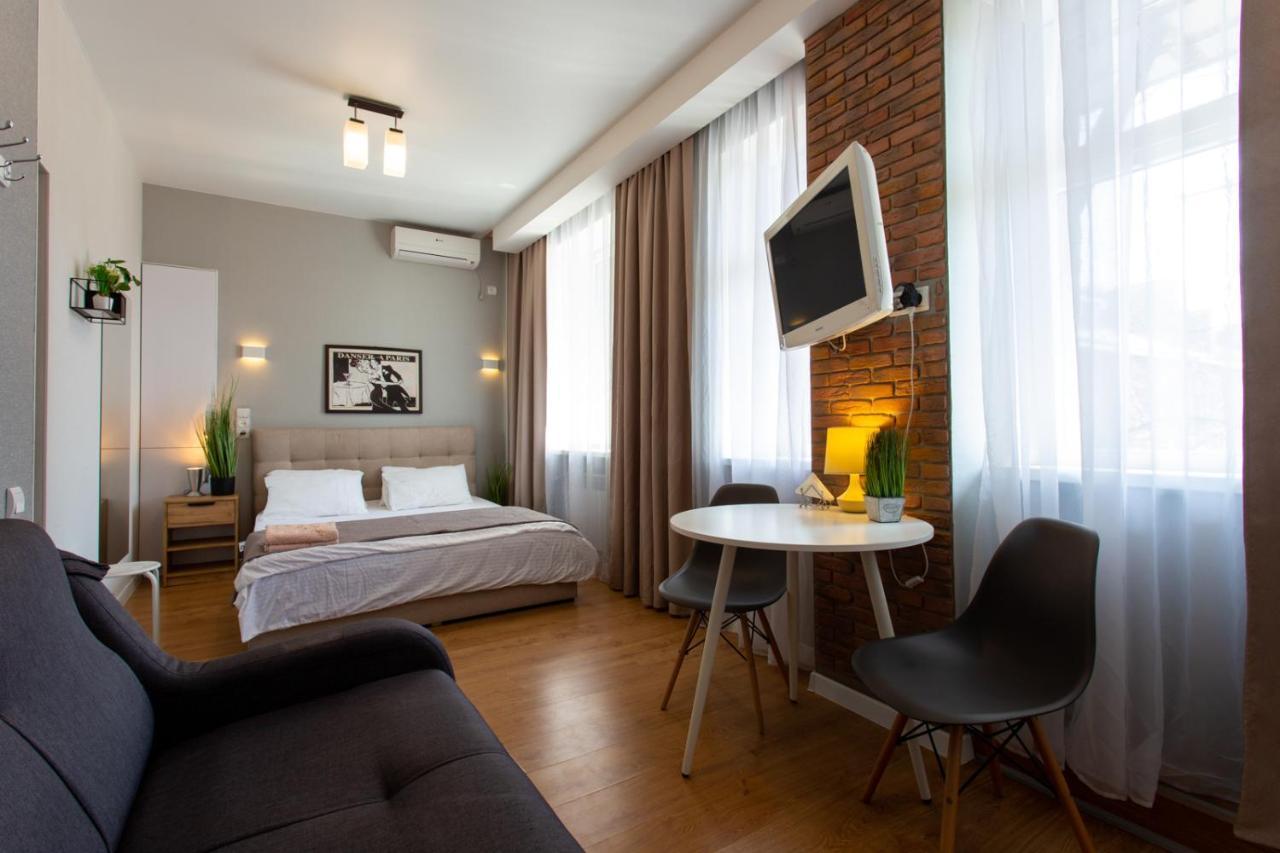 Modern Studio Beside Metro Yaroslava Mudroho, Universytet - Chernyshevska Str 95-7 Kharkiv Bagian luar foto